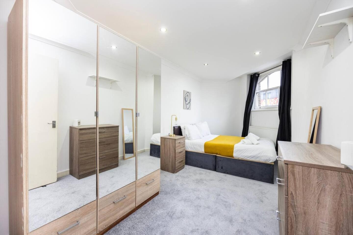 Casa vacanze Chic Steps From Liverpool Street *