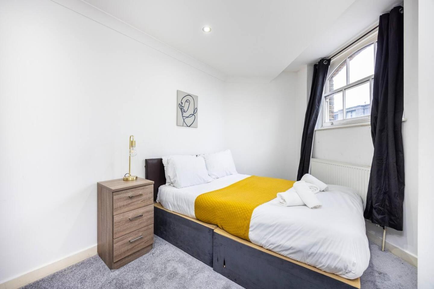 Case de vacanță Chic Steps From Liverpool Street Londra