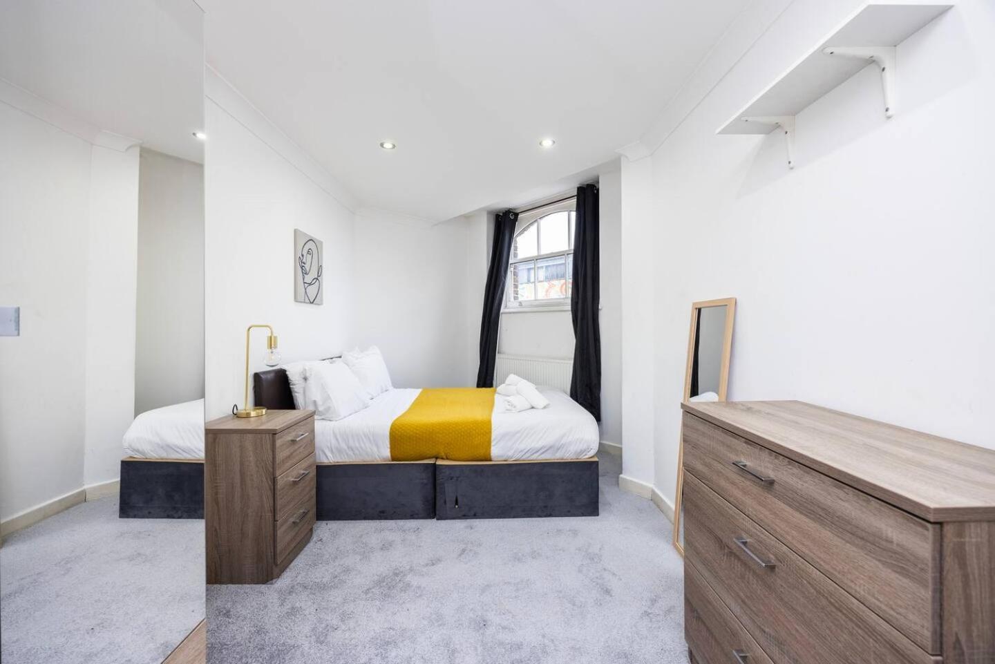 Casa vacanze Chic Steps From Liverpool Street *